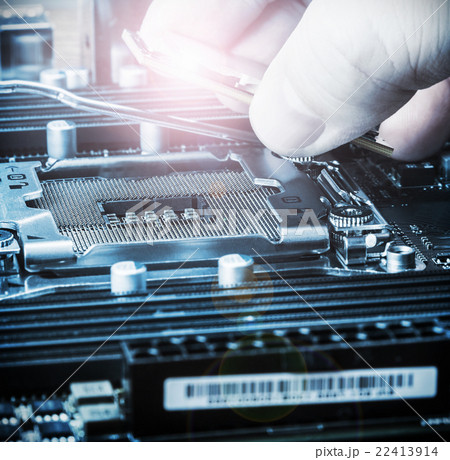 CPU in hand 22413914