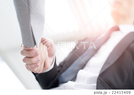 success business people shake hands 22415409