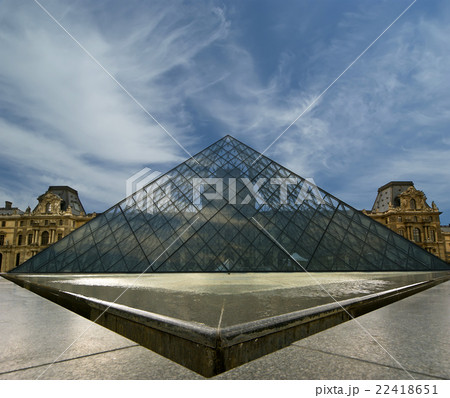 Louvre Palace and the Pyramid,Paris, France Louvre Palace and the Pyramid,Paris, France 22418651