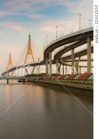 Bhumibol suspension Bridge cross Bangkok 22422032