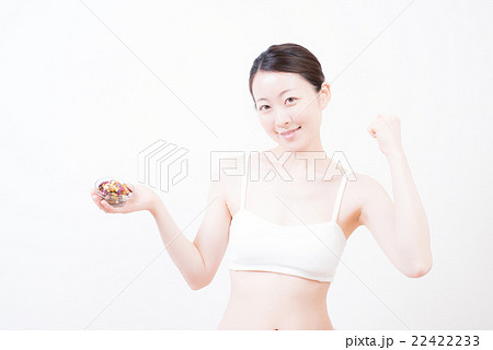 ドライフルーツ　女性 22422233
