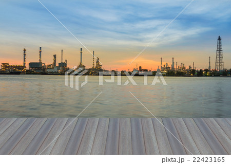 Petroleum Refinery plant river front Petroleum Refinery plant river front 22423165