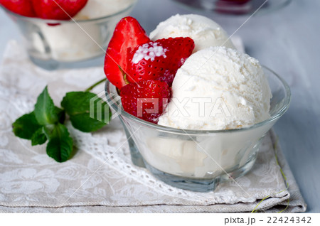 strawberry ice cream strawberry ice cream 22424342