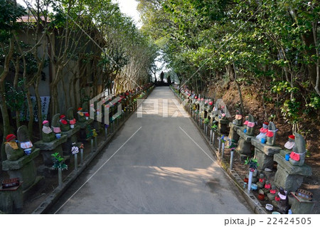 三ヶ根山山頂 地蔵尊 三ヶ根山山頂 地蔵尊 22424505