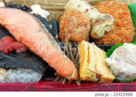 鮭弁当　アップ 22425998