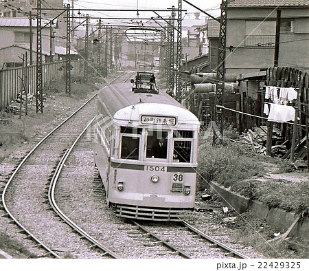 昭和43年東京の下町を行く都電 38系統の写真素材 [22429325] - PIXTA