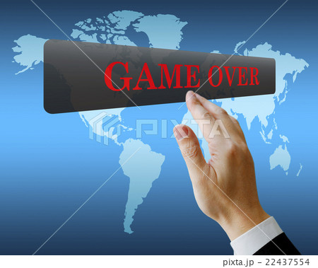 ボタンを押すビジネスマン ゲームオーバー の写真素材