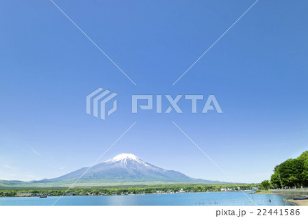 山中湖から見た富士山 快晴の富士山 山中湖から見た富士山 快晴の富士山 22441586
