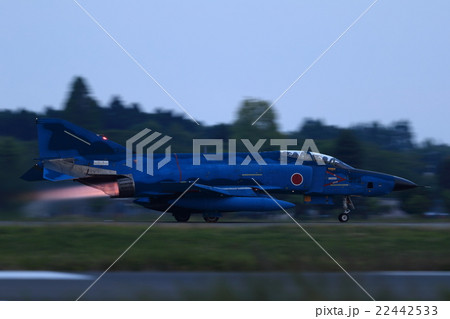 航空自衛隊　戦闘機　離陸　RF-4E 22442533
