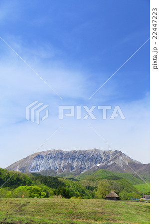 鳥取県　大山と青空 22447223