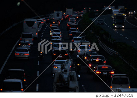 上り、東名渋滞(伊勢原バス停付近) 上り、東名渋滞(伊勢原バス停付近) 22447619