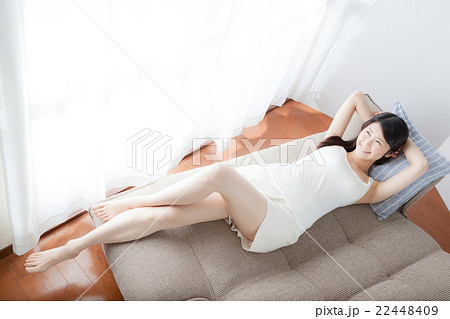 フットケア、足、美脚、脚線美、女性、笑顔 22448409