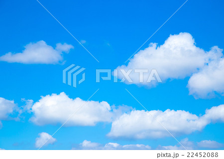 空　雲　コピースペース　積雲　春の空　広いコピースペース 22452088