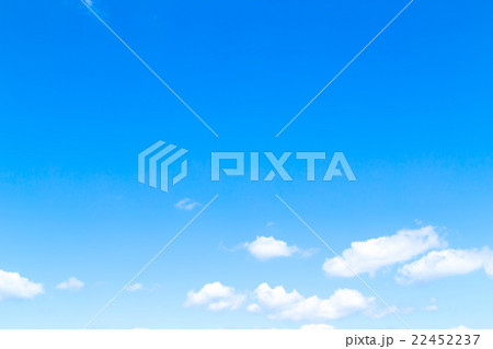 爽やかな空 広いコピースペースの空 爽やかな空 広いコピースペースの空 22452237