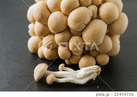 shimeji mushrooms brown varieties 22454720