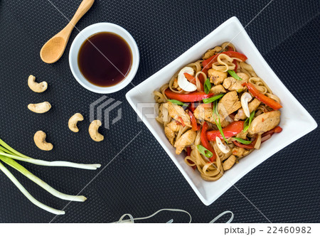 noodle with chicken 22460982