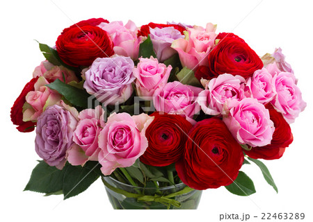 bouquet of fresh roses and ranunculus 22463289