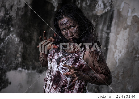 Zombie girl in haunted house Zombie girl in haunted house 22480144