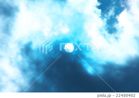 太陽と雲（五月）ブルー調 22480402