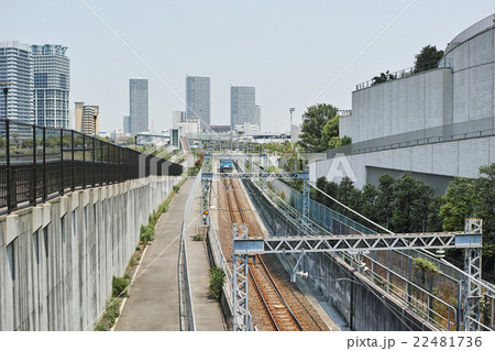 横浜 高島線の線路と東高島駅方面の風景 横浜 高島線の線路と東高島駅方面の風景 22481736