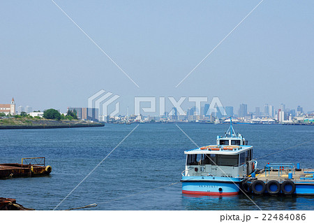 大阪港 天保山渡船場から見るビル群 22484086