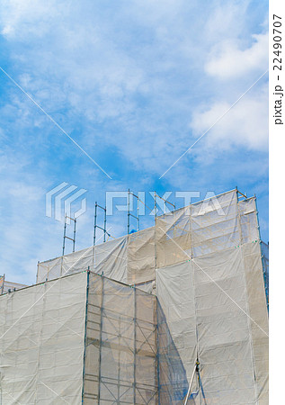 建築現場のメッシュシート 22490707