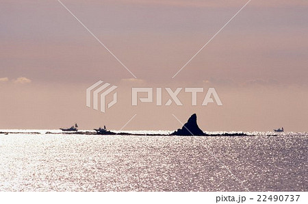 茅ヶ崎海岸から烏帽子岩 22490737