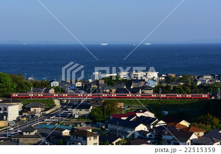 京急線と海 京急久里浜線の写真素材