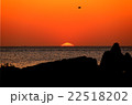 雲ひとつない橋杭岩の日の出 22518202