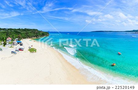 瀬底大橋の上からアンチ浜ビーチを「北」向けに覗くと見える景色。 22520149