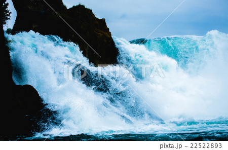 enormous waterfall 22522893