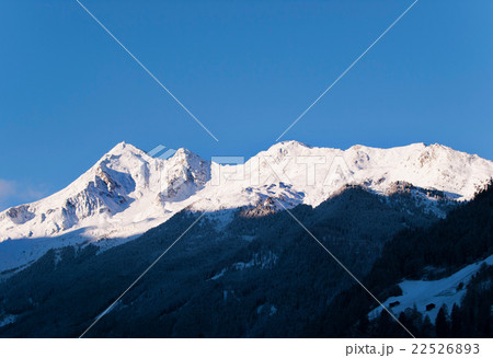 Stubai Alpen peaks in morning Stubai Alpen peaks in morning 22526893