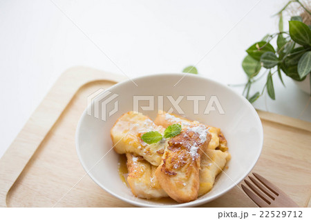 メイプルシロップかけフレンチトースト 22529712