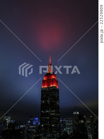 USA, New York State, New York City, Spire of Empire State Building at night USA, New York State, New York City, Spire of Empire State Building at night 22529909