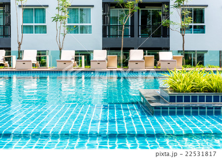 chaise longue and swimming pool chaise longue and swimming pool 22531817
