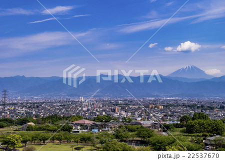 富士山と街並み 22537670