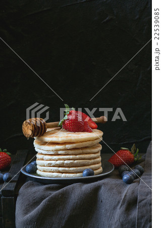 Pancakes with fresh berries Pancakes with fresh berries 22539085