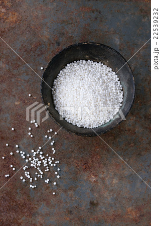 Uncooked tapioca pearls Uncooked tapioca pearls 22539232