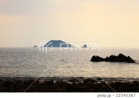 天草市牛深町下須島小森海岸の夕焼け 天草市牛深町下須島小森海岸の夕焼け 22545367