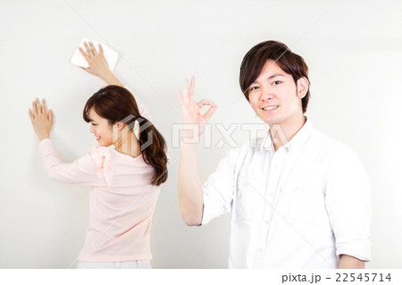 家事をする女性 家事をする女性 22545714