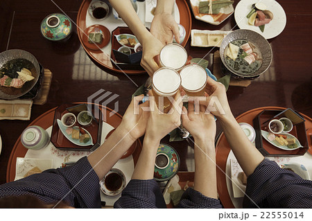乾杯シーン 乾杯シーン 22555014