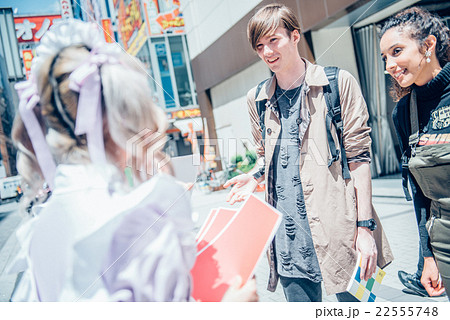 秋葉原を観光する外国人 秋葉原を観光する外国人 22555748