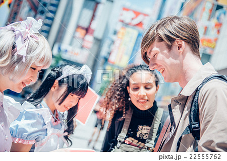 秋葉原を観光する外国人 22555762