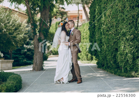 sunny wedding day 22556300