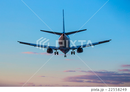伊丹空港 飛行機 夕景 伊丹空港 飛行機 夕景 22558249