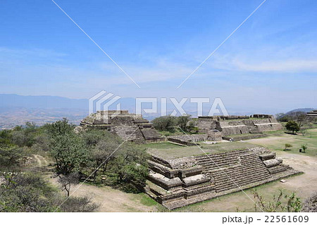 メキシコ、オアハカのモンテアルバン遺跡 メキシコ、オアハカのモンテアルバン遺跡 22561609