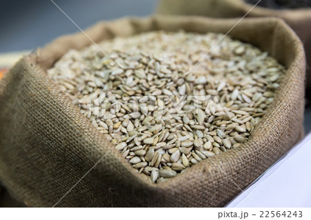 Sack of sunflower seeds 22564243