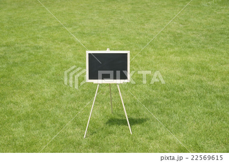 芝生の黒板 芝生の黒板 22569615