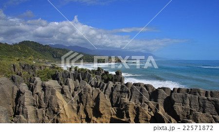 Pancake Rocks in Punakaiki, New Zealand Pancake Rocks in Punakaiki, New Zealand 22571872