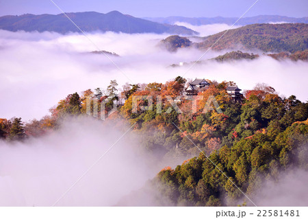 岡山県備中 松山城 天空の城の写真素材